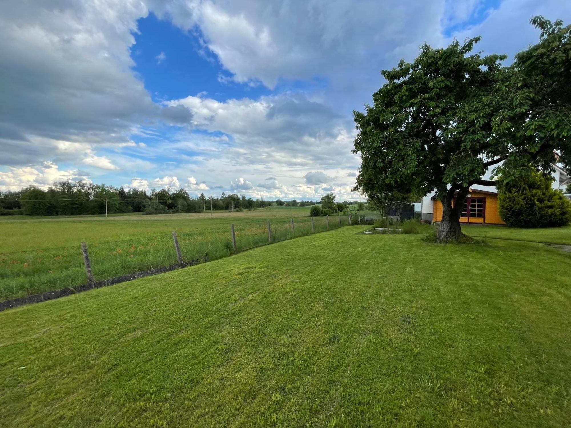 W&P Living Wohnung Mit Ausblick - Parkplatz Biberbach  Luaran gambar