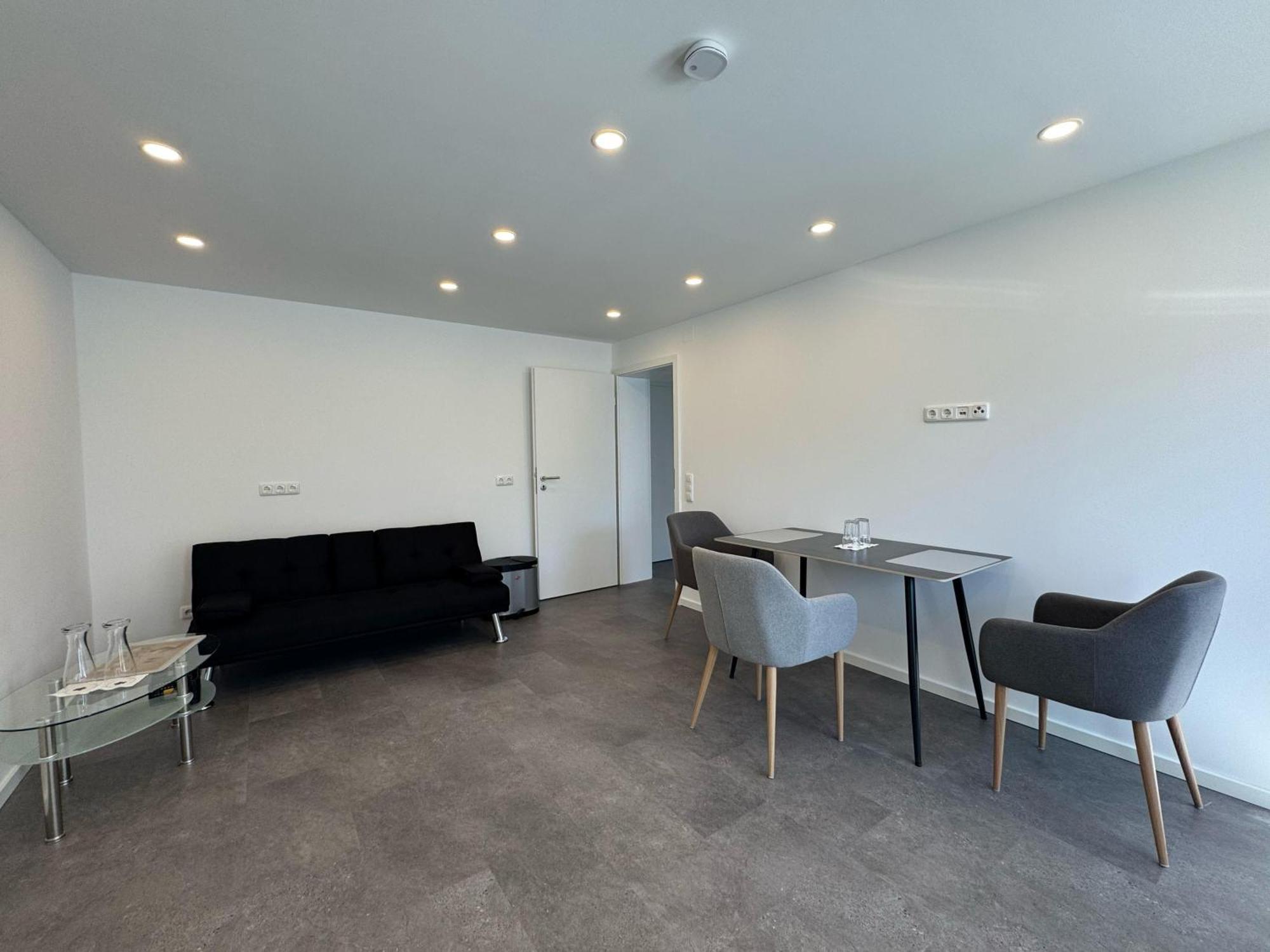 W&P Living Wohnung Mit Ausblick - Parkplatz Biberbach  Luaran gambar